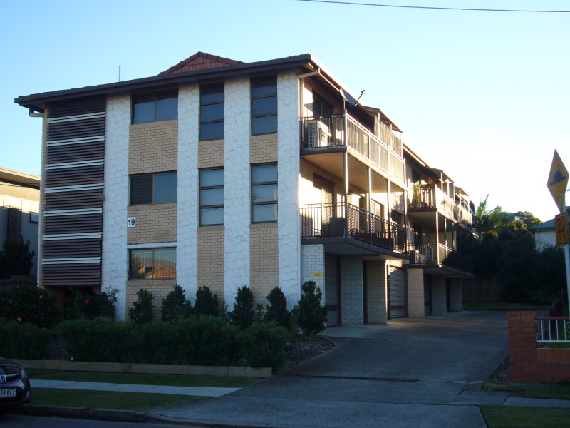 2/19 Primrose St, Sherwood - Image 1