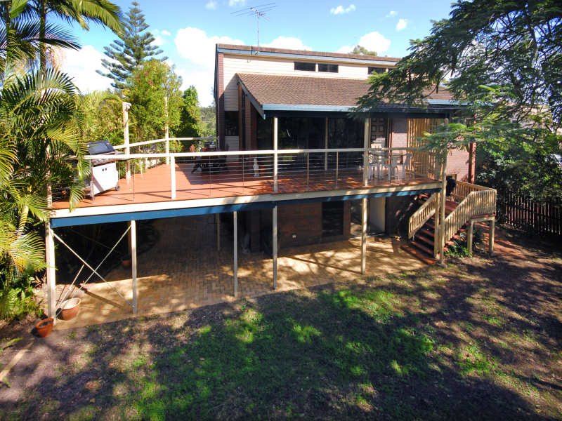 24 Algona St, Holland Park West - Image 1
