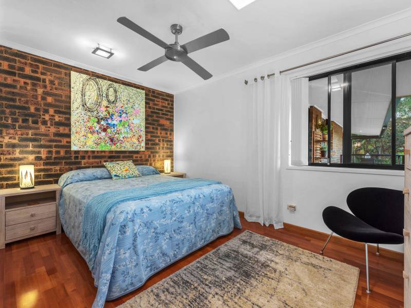 24 Steptoe St, Chapel Hill, Brisbane,  QLD 4069 AUS