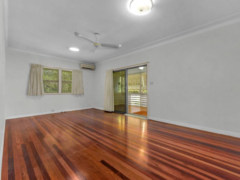 28 Russell Terrace, Indooroopilly,