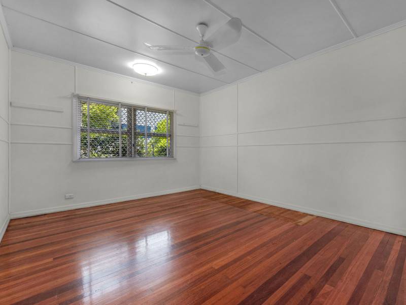 28 Russell Terrace, Indooroopilly,
