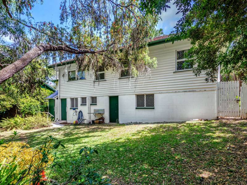 28 Russell Tce, Indooroopilly,