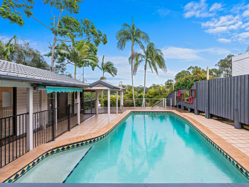 92 Chapel Hill Rd, Chapel Hill, Brisbane,  QLD 4069 Australia