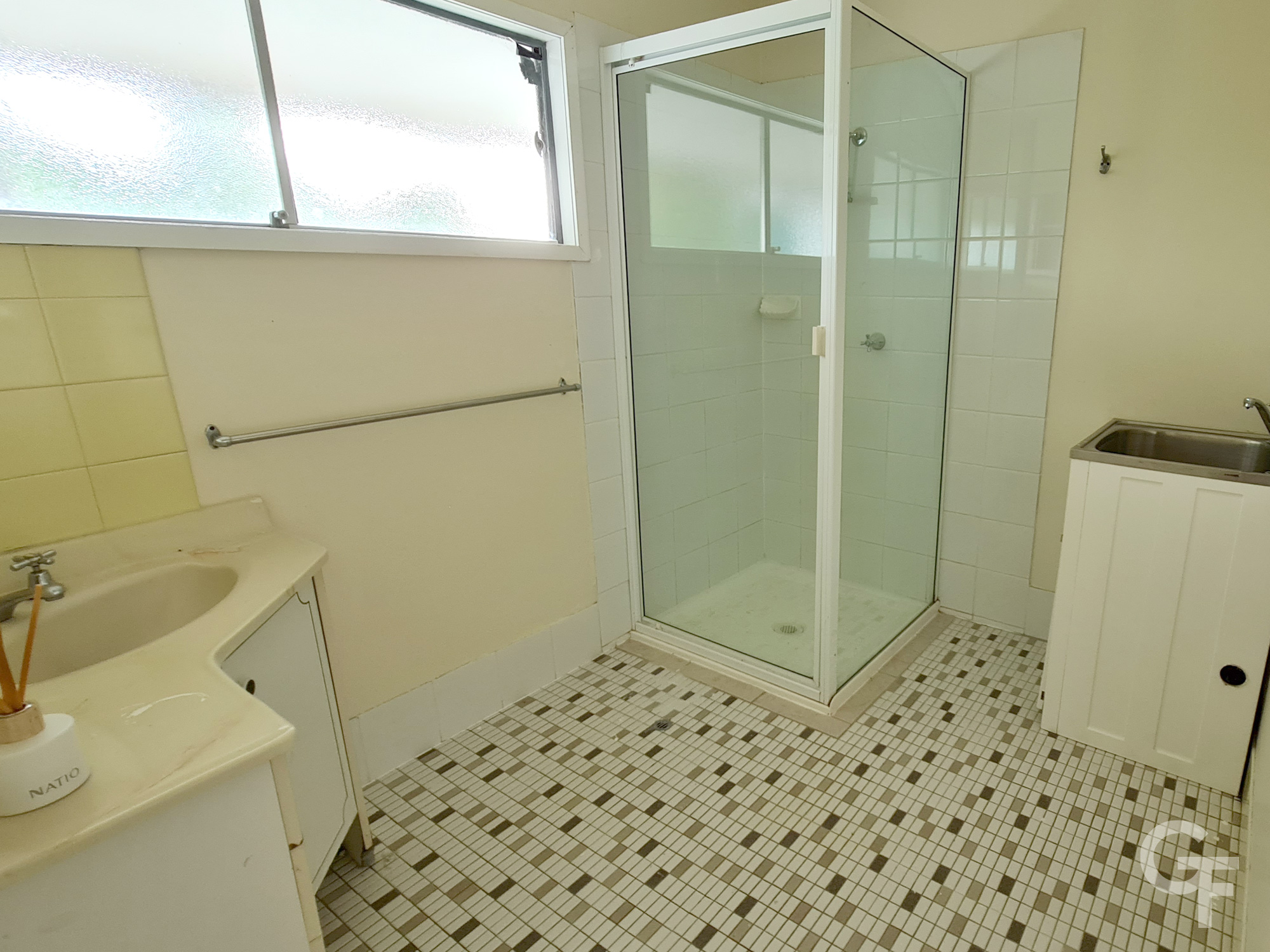 4 Lanark St, Kenmore - Thumbnail 2