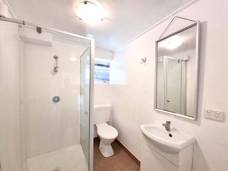 B/4 Lanark St, Kenmore, Brisbane,  QLD 4069